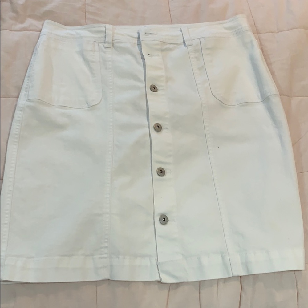 WHITE JEAN SKIRT